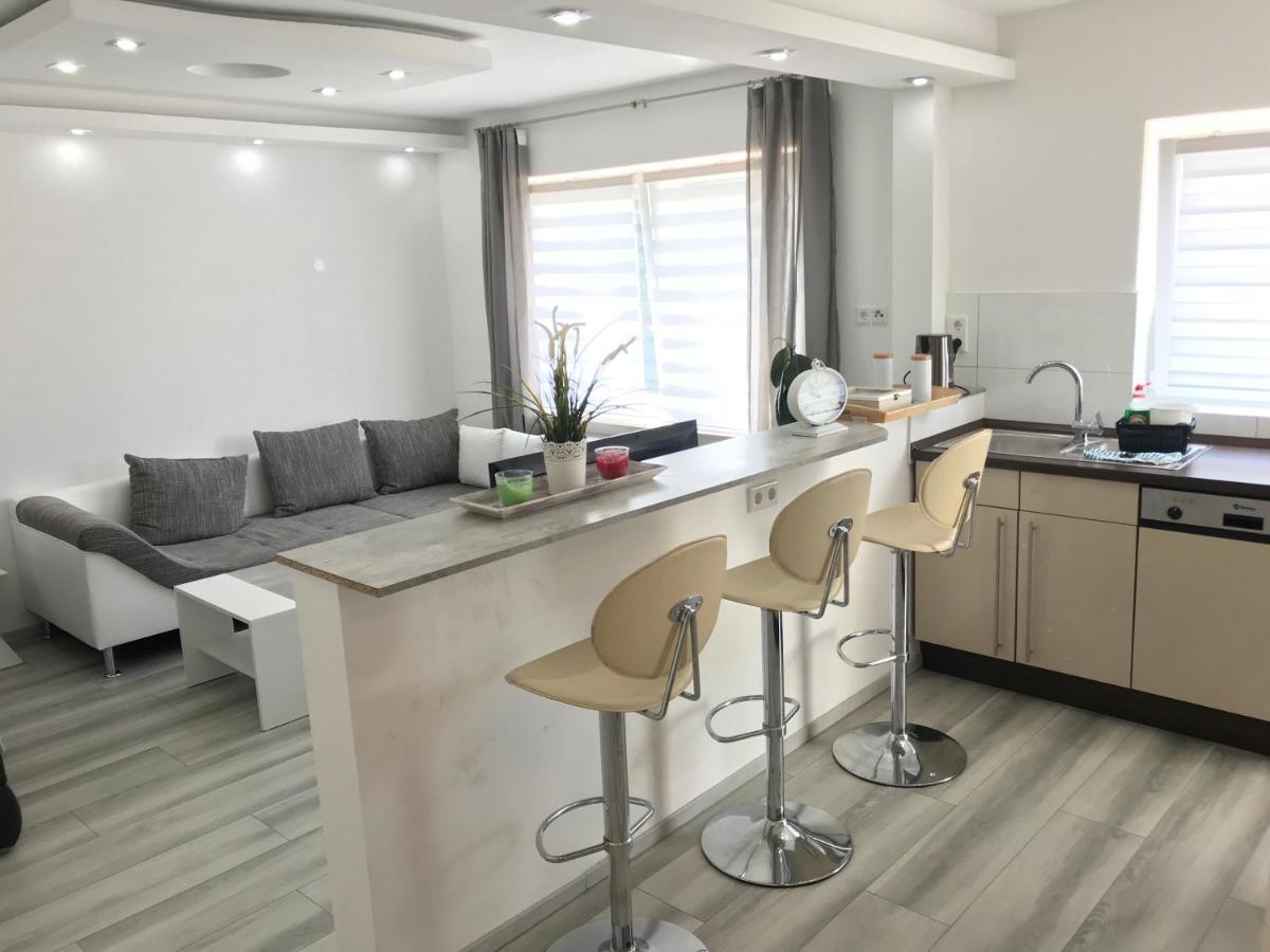 Aparts House - Balkon-Wifi-Kitchen Essen Kültér fotó